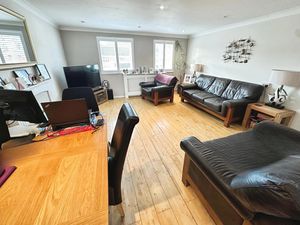 Holt Drive- click for photo gallery